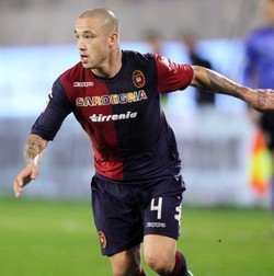 Radja Nainggolan Terindikasi Akan Dilepas ke Juve atau Milan