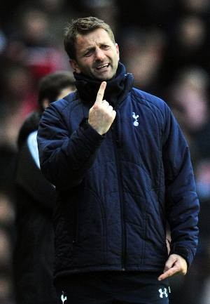Spurs Permanenkan Kontrak Sherwood