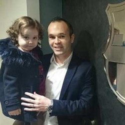 Iniesta Resmi di Barca Sampai 2018