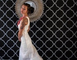 Wow! Mahasiswi Buat Gaun Pengantin dari Kantong Plastik Bekas