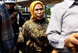 Ratu Tatu Mencalonkan Diri, Golkar Banten Bergejolak