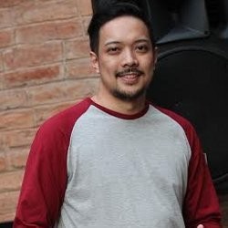 DJ Oki Koro Eksis Lewat Angry Dolphin