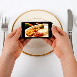 Nokia: Swedia Lebih Benci Makanan Ketimbang Selfie