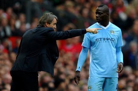 Kisah Apel Busuk Balotelli Messi Terbaik Dunia Lagi<script async src=