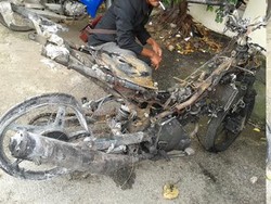 Ini Kondisi Motor Penebar Ranjau Paku yang Hangus Dibakar Massa di Roxy