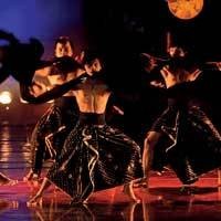 Selendang Adalah Nyawa Bagi Penari Pria