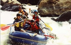 Byurr! Serunya Arung Jeram di Sungai Citarik