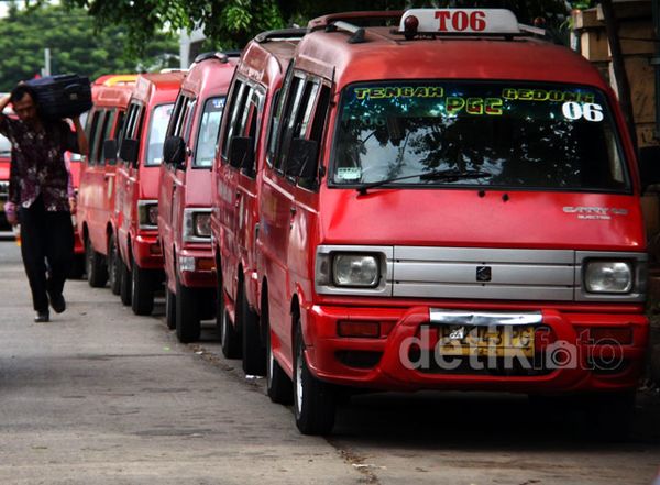 Angkot Ngetem Akan Didenda Rp 500 Ribu 