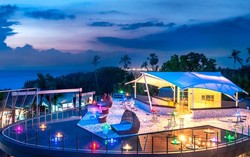 Berpesta Tahun Baru di Bar Hotel Bintang Lima di Bali