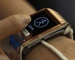 LG Tantang Galaxy Gear dengan Nike Fuelband