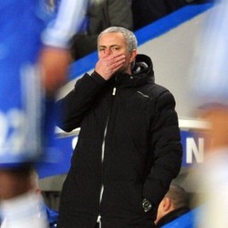Mourinho Kini Sering Kelelahan di Akhir Pertandingan