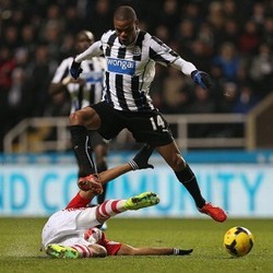 Newcastle Kalahkan Sembilan Pemain Stoke 5-1