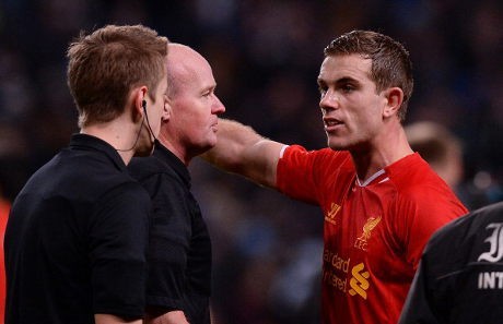 Liverpool Kalah, Rodgers Kritik Wasit