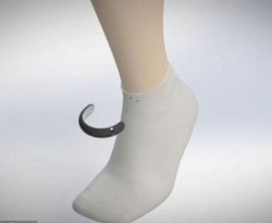 Kaos Kaki High Tech Ini Bisa Ajarkan Pemakainya Berdansa