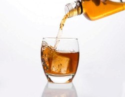 Minuman Beralkohol Juga Akibatkan Dehidrasi dan Kegemukan