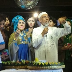 Elvy Sukaesih Berharap Dangdut Tak Seronok Lagi