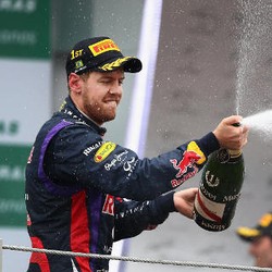 Ricciardo: Aturan Baru Bisa Kikis Dominasi Vettel