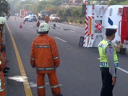 Truk Pertamina Terguling, Tol Pondok Pinang KM 20 Ditutup Total