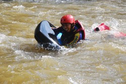Riverboarding di Sungai Serayu, Jateng, Seru Banget!