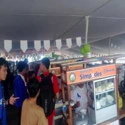 Cerita Pedagang Bakso yang Kaya dan Punya Mobil Mewah