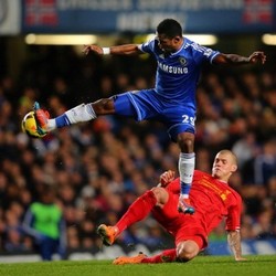 Chelsea Tundukkan Liverpool 2-1