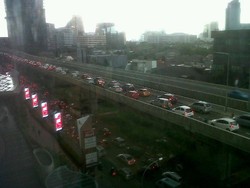 Baru Diresmikan Jokowi, JLNT Kampung Melayu-Tanah Abang Langsung Padat