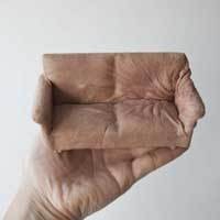 Ngeri! Patung Ini Mirip Sekali Dengan Daging Manusia