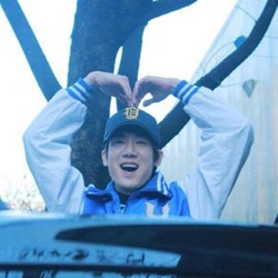 Gelar Event Free Hug, Yoo Yun Suk Bikin Heboh Fans