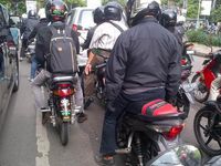 Dan Motor pun Tanpa Pelat Nomor