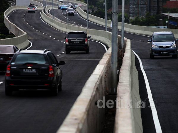 JLNT Kampung Melayu-Tanah Abang Mulai Beroperasi