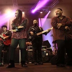 Serbu! Tiket Earth, Wind & Fire di The Trans Luxury Hotel Bandung Masih Ada