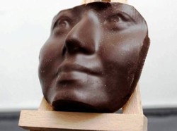 Wow, Cetakan Cokelat Ini Dapat Mencetak Wajah Anda!