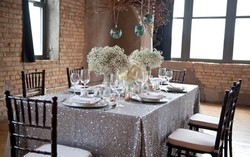 Cantiknya Dekorasi Nuansa Emas Perak untuk Malam Tahun Baru