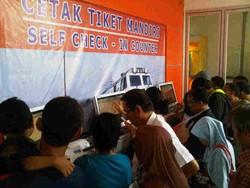 Tak Perlu Antre di Loket, Penumpang Kereta Bisa Pakai Sistem Self Check In