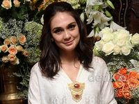 Ayunya Luna Maya