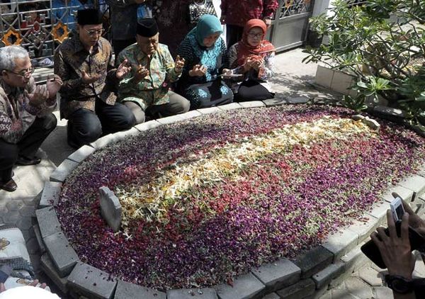 Menpera Ziarah ke Makam Gus Dur