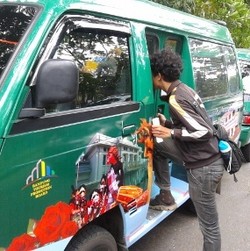 Angklung, Angkot Cantik Keliling Bandung