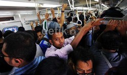 Ini Penambahan Jadwal KRL dan TransJ Saat Malam Tahun Baru