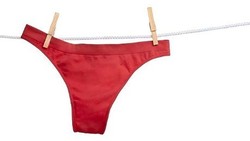  Perayaan Tahun Baru Aneh di Dunia: Tidur di Kuburan dan Pakai CD Merah