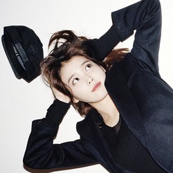 Friday IU Eksis di Nomor 1 Chart KPop Hot 100 Billboard