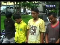 Pelanggar Lalin Dihukum Menyanyi Lagu Wajib