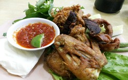 Tojoyo 3: Renyah Gurih Ayam Goreng Gaya Yogyakarta