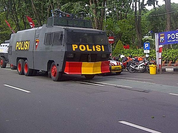 Rantis Jaga Pergantian Tahun Baru di Taman Bungkul