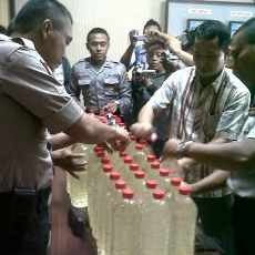 Ratusan Botol Cukrik Diamankan Jelang Malam Tahun Baru