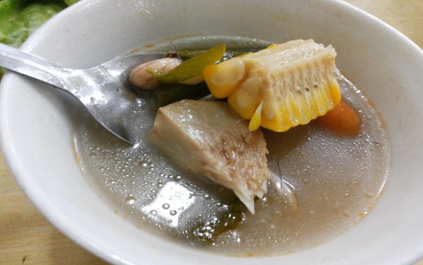 Kepincut Jeroan Goreng Gurih Plus Sayur Asam Hangat