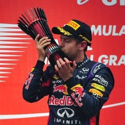 Vettel Juara Dunia F1, Lorenzo Terus Pepet Marquez