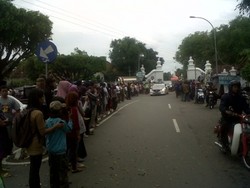Ribuan Warga Yogya Berjejer di Jalan, Lepas Jenazah Adik Sultan