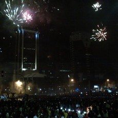 Tahun Baru 2014, Dentuman Kembang Api Menggema di Sekitaran Monas