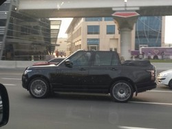 Range Rover Atap Terbuka Mulai Seliweran di Jalan