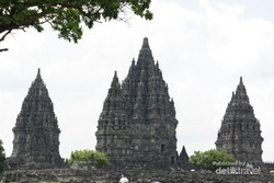 Menikmati Libur Tahun Baru di Prambanan
